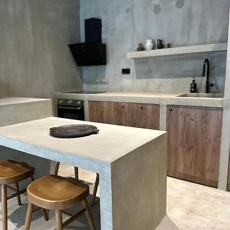 The Delta * Nea Iraklitsa